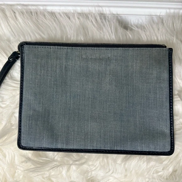 Michael Kor Wristlet - Picture 7 of 8